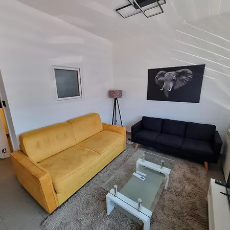 Stan Na Dan Beoshoping 아파트